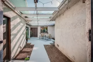 Photo #3: 2258952 Listing