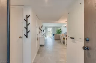 Photo #5: 2258952 Listing