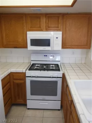 Photo #5: 2258968 Listing 