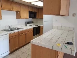 Photo #3: 2259007 Listing 