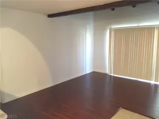 Photo #2: 2259049 Listing