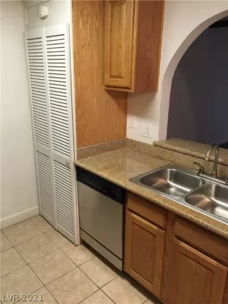 Photo #4: 2259049 Listing