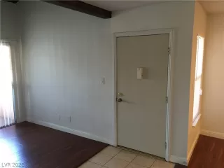 Photo #6: 2259049 Listing