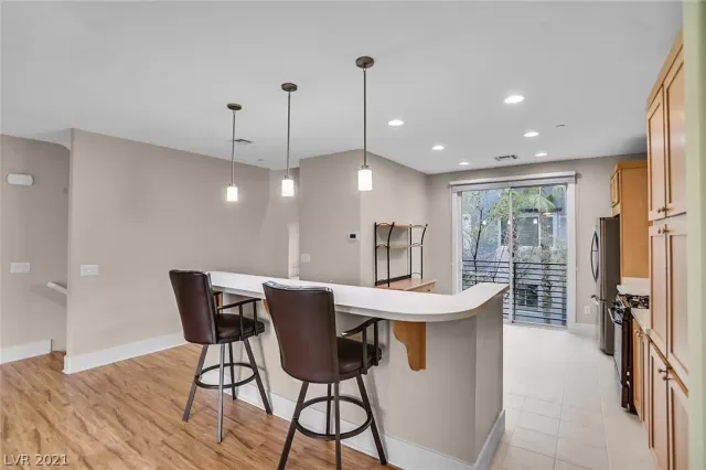 MLS: 2259124 Condo For Sale