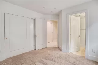 Photo #5: 2259124 Listing