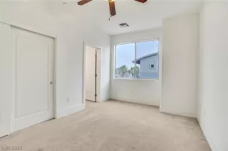 Photo #6: 2259124 Listing