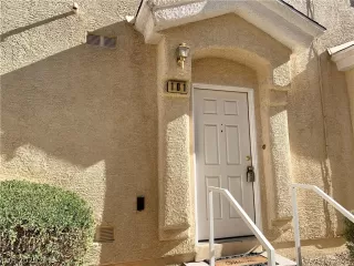 Photo #1: 2259141 Listing