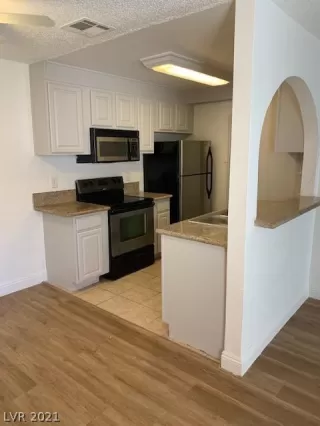 Photo #4: 2259143 Listing