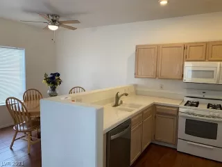 Photo #6: 2259154 Listing