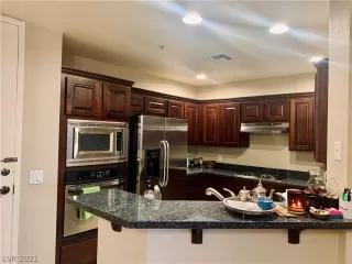 Photo #3: 2259178 Listing