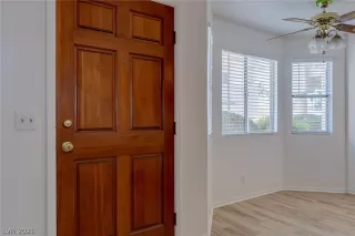 Photo #3: 2259200 Listing