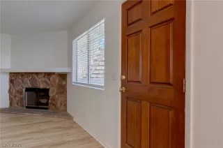 Photo #4: 2259200 Listing