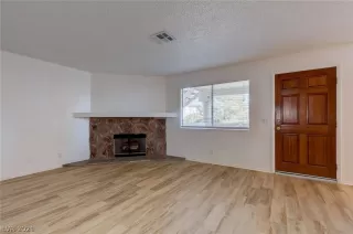 Photo #6: 2259200 Listing