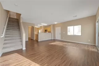 Photo #2: 2259251 Listing