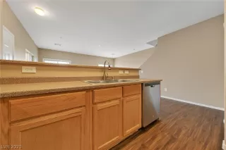 Photo #5: 2259251 Listing