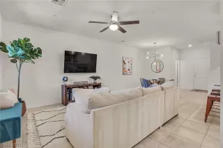 Photo #3: 2259262 Listing