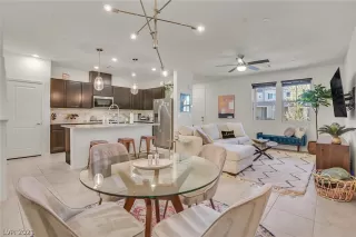 Photo #5: 2259262 Listing