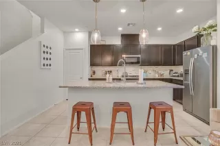 Photo #6: 2259262 Listing