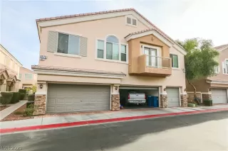 Photo #2: 2259296 Listing