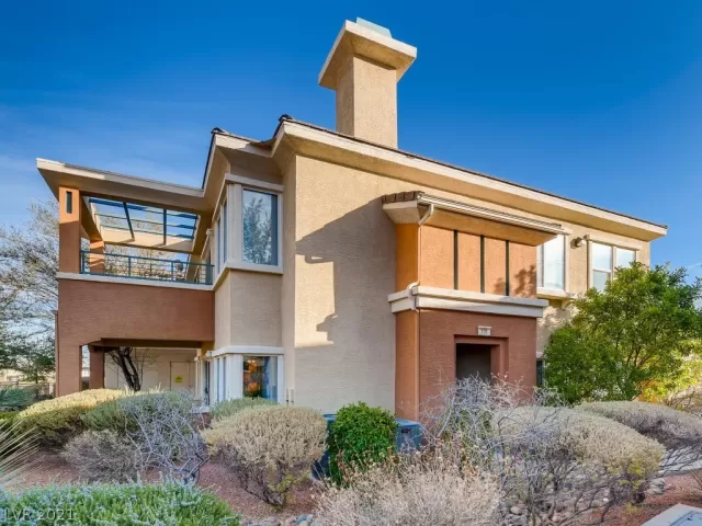 MLS: 2259307 Condo For Sale