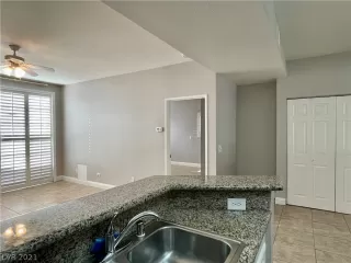 Photo #6: 2259316 Listing