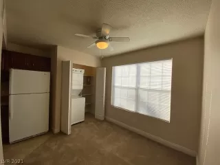 Photo #5: 2259369 Listing