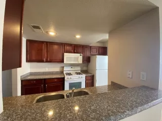 Photo #6: 2259369 Listing