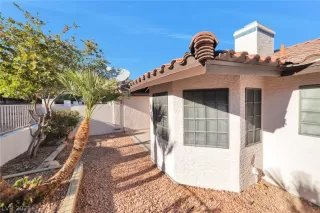 Photo #2: 2259391 Listing