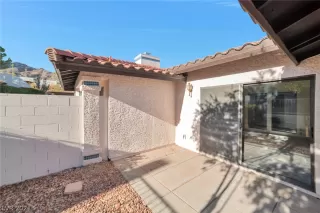 Photo #4: 2259391 Listing