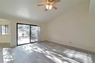 Photo #5: 2259391 Listing