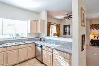 Photo #5: 2259419 Listing 