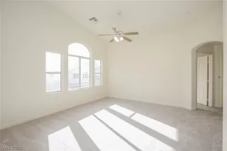 Photo #2: 2259511 Listing