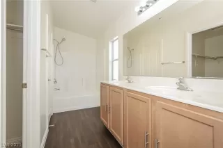 Photo #3: 2259511 Listing