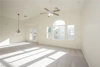 Photo #6: 2259511 Listing