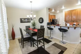 Photo #2: 2259538 Listing