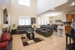 Photo #5: 2259538 Listing