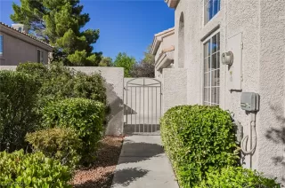 Photo #1: 2259579 Listing