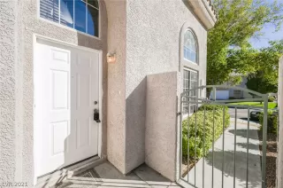 Photo #4: 2259579 Listing