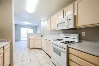 Photo #6: 2259579 Listing