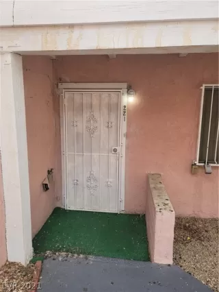 Photo #1: 2259588 Listing