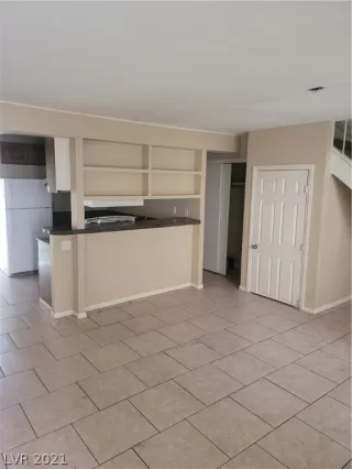 Photo #2: 2259588 Listing