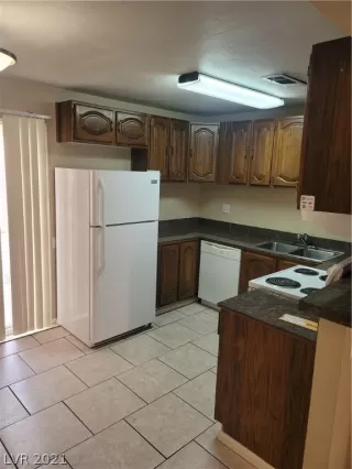 Photo #5: 2259588 Listing
