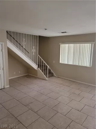 Photo #6: 2259588 Listing