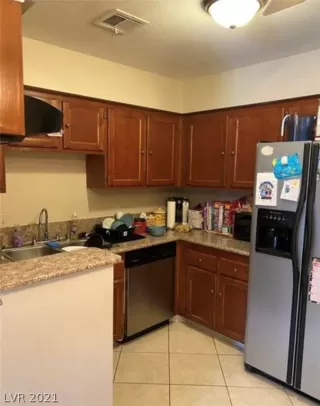 Photo #2: 2259618 Listing