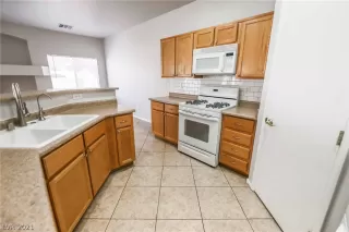 Photo #4: 2259639 Listing 