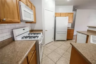 Photo #5: 2259639 Listing 