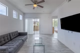 Photo #4: 2259664 Listing