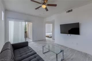 Photo #6: 2259664 Listing