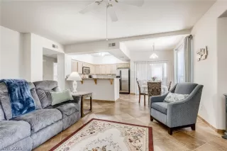 Photo #4: 2259666 Listing