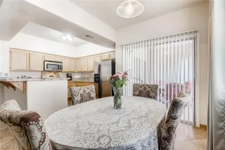 Photo #6: 2259666 Listing